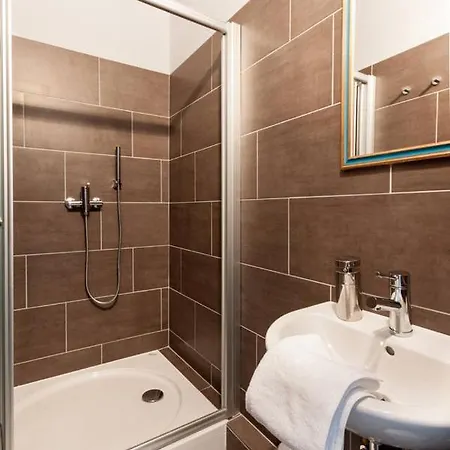 Europe Heart For 9 * Budapest